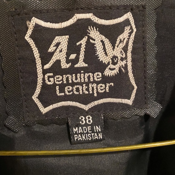 A-1 Genuine Leather Vest Black Snaps Pockets Motorcycle Rider Unisex Biker 38 - Picture 4 of 6